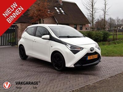 tweedehands Toyota Aygo 1.0 VVT-i x-play | Apple Carplay | Camera | Airco