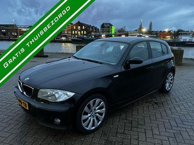 Zwart (metallic) Gebruikt 2004 BMW 116 Hatchback | € 1.750 (Eerlijke prijs)