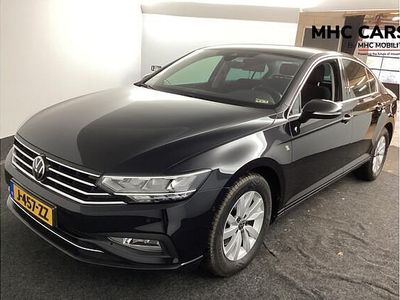 Zwart Gebruikt 2020 VW Passat Business Sedan | € 19.700 (Eerlijke prijs)
