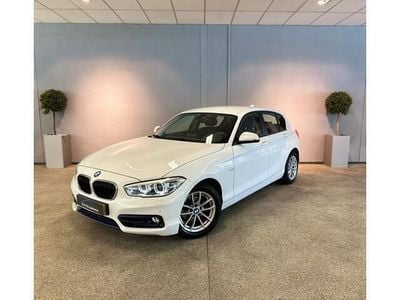 Wit Gebruikt 2016 BMW 118 Sport Line Hatchback | € 14.250 (Eerlijke prijs)