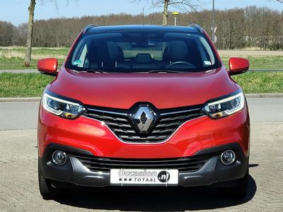 Rood, metallic lak Gebruikt 2015 Renault Kadjar Intens SUV | € 13.950 (Duur)