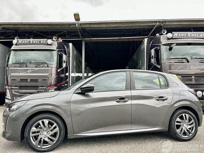 Grijs Gebruikt 2022 Peugeot 208 Active Hatchback | € 10.950