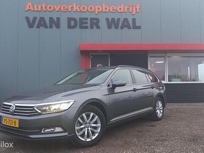 Grijs (metallic) Occasion 2017 VW Passat Highline Stationwagen | € 18.500 (Goede deal)