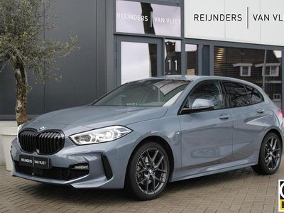 Occasion BMW 118 Executive 136 PK (100 kW) 2022 Grijs Hatchback