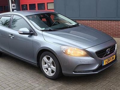 Grijs (metallic) Gebruikt 2014 Volvo V40 Hatchback | € 4.950 (Duur)
