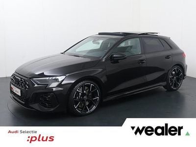 Zwart (metallic) Occasion 2023 Audi RS3 Sportback Premium Hatchback | € 69.940 (Super prijs)