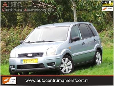 Grijs Gebruikt 2005 Ford Fusion Futura MPV | € 1.449 (Eerlijke prijs)