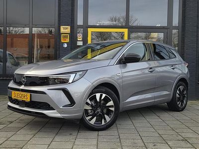 Zilver (metallic) Occasion 2023 Opel Grandland X Elegance SUV | € 21.950 (Eerlijke prijs)