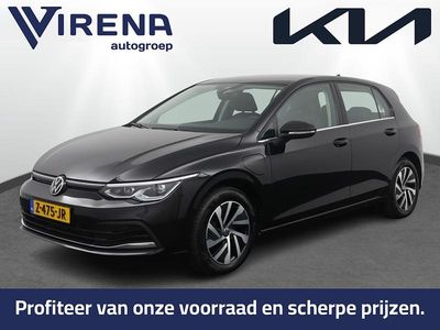 Zwart Gebruikt 2021 VW Golf VIII Style Hatchback | € 24.950 (Goede deal)