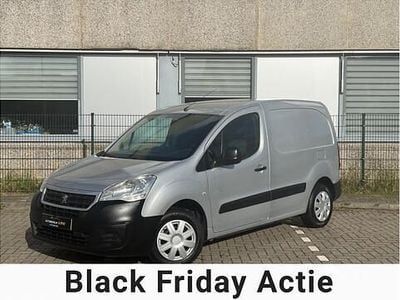 Zilver (metallic) Gebruikt 2018 Peugeot Partner MPV | € 4.999 (Goede deal)