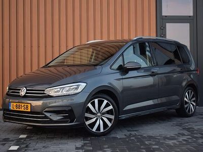 Grijs Gebruikt 2020 VW Touran Highline MPV | € 27.950 (Eerlijke prijs)