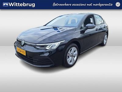 Zwart (metallic) Occasion 2023 VW Golf VIII Life Hatchback | € 22.450 (Goede deal)