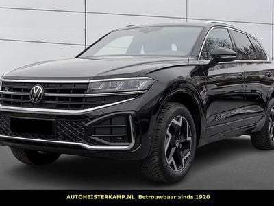 Zwart (metallic) Occasion 2025 VW Touareg R-line SUV | € 69.950