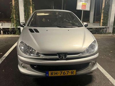 Grijs Gebruikt 2003 Peugeot 206 Cabriolet | € 3.100 (Duur)