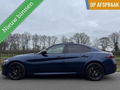 Blauw Gebruikt 2017 Alfa Romeo Giulia Sedan | € 23.950 (Goede deal)