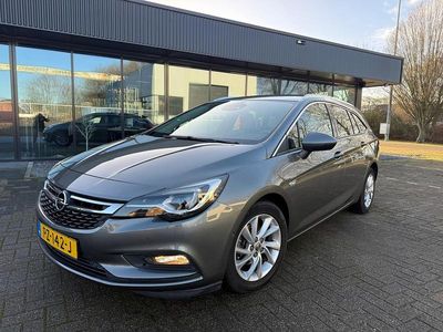 Grijs Gebruikt 2017 Opel Astra Innovation Stationwagen | € 7.699 (Duur)