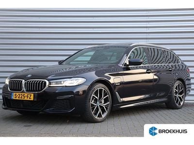 Zwart Occasion 2022 BMW 530e Executive Stationwagen | € 42.900 (Eerlijke prijs)