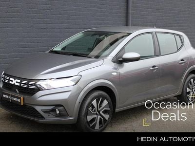Grijs Occasion 2024 Dacia Sandero Expression Hatchback | € 18.480 (Eerlijke prijs)