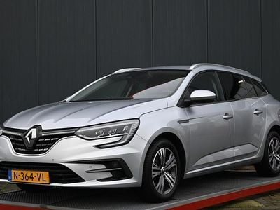 Grijs (metallic) Gebruikt 2022 Renault Mégane GrandTour Intens Stationwagen | € 15.950 (Goede deal)