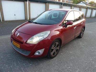 Rood Occasion 2010 Renault Grand Scénic III Dynamique MPV | € 2.100 (Eerlijke prijs)