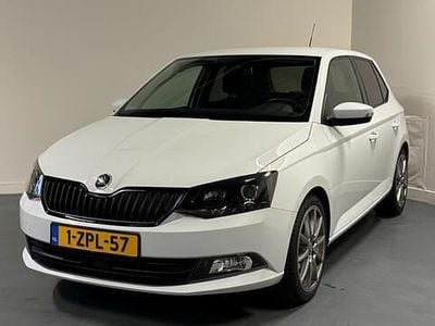 Wit Occasion 2015 Skoda Fabia First Edition Hatchback | € 9.250 (Eerlijke prijs)