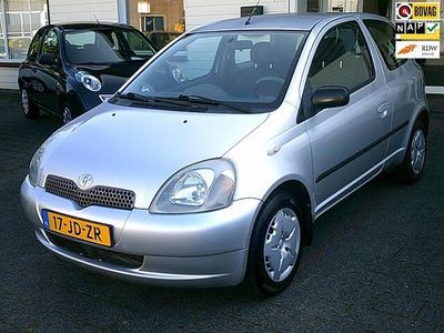 Grijs Occasion 2002 Toyota Yaris Luna Hatchback | € 2.350 (Eerlijke prijs)