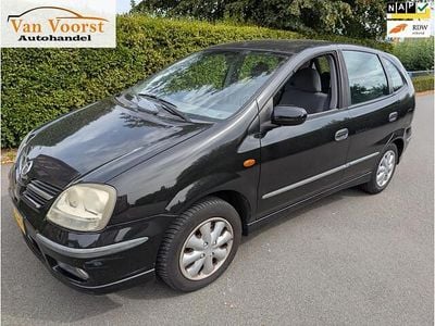 Nissan Almera Tino