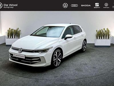 Pure white Nieuw 2025 VW Golf VIII Edition Hatchback | € 39.900 (Iets duurder)
