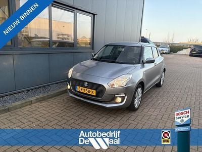 Grijs (metallic) Gebruikt 2018 Suzuki Swift Hatchback | € 11.450 (Eerlijke prijs)