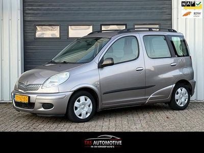 Grijs (metallic) Gebruikt 2004 Toyota Yaris Verso Sol MPV | € 4.950 (Eerlijke prijs)