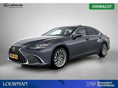 Occasion Lexus ES300H President Line 218 PK (160 kW) 2025 Grijs metallic Sedan