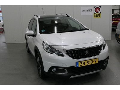 Wit (metallic) Gebruikt 2018 Peugeot 2008 Allure SUV | € 9.995 (Goede deal)