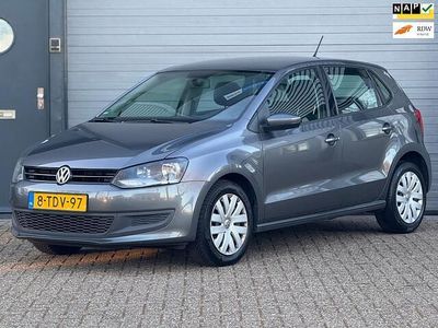Grijs (metallic) Occasion 2014 VW Polo Edition Hatchback | € 5.000 (Eerlijke prijs)