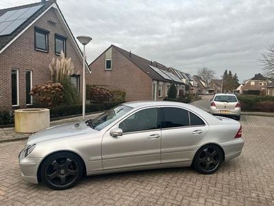 Mercedes C200