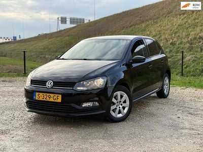 Zwart Occasion 2016 VW Polo Comfortline Hatchback | € 7.950 (Goede deal)