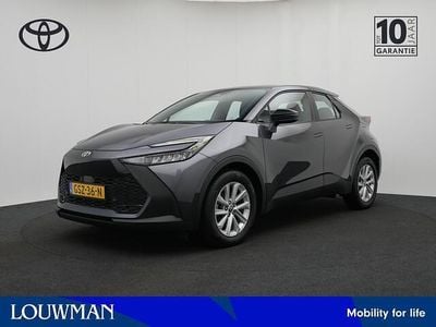Grijs metallic Occasion 2024 Toyota C-HR Active SUV | € 28.980 (Super prijs)