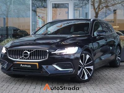 Zwart (metallic) Occasion 2022 Volvo V60 Inscription Stationwagen | € 30.900 (Super prijs)