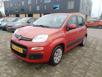 Occasion Fiat Panda 69 PK (50 kW) 2015 Rood (metallic) Hatchback