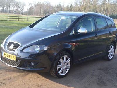 Zwart (metallic) Occasion 2009 Seat Altea XL Stylance MPV | € 2.350 (Eerlijke prijs)