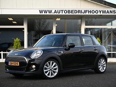 Zwart (metallic) Gebruikt 2015 Mini Cooper Business Hatchback | € 6.450