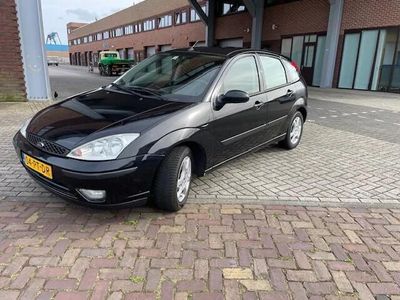 tweedehands Ford Focus 1.6-16V Futura! Leder! 138 DKM NAP! Airco!