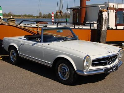 Wit Gebruikt 1964 Mercedes 230 | € 88.500