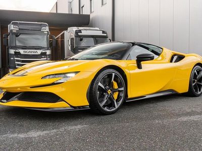 Geel Gebruikt 2022 Ferrari SF90 Coupé | € 399.950