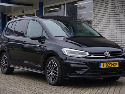 Zwart Gebruikt 2022 VW Touran Highline MPV | € 35.900 (Duur)