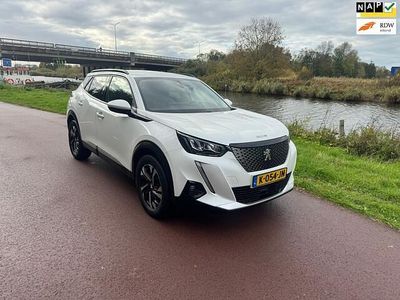 Wit Occasion 2020 Peugeot 2008 Allure SUV | € 15.450 (Eerlijke prijs)