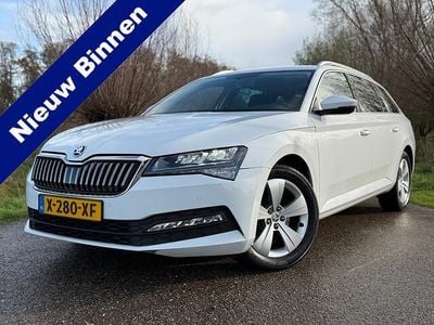 Wit Occasion 2021 Skoda Superb Business Line Stationwagen | € 17.988 (Super prijs)