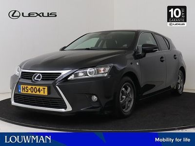 Zwart Occasion 2015 Lexus CT200h Hatchback | € 16.950 (Eerlijke prijs)