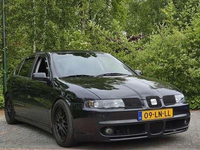 Zwart Gebruikt 2003 Seat Leon Hatchback | € 2.500 (Eerlijke prijs)