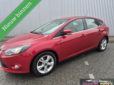 Rood Occasion 2012 Ford Focus Hatchback | € 5.499 (Eerlijke prijs)
