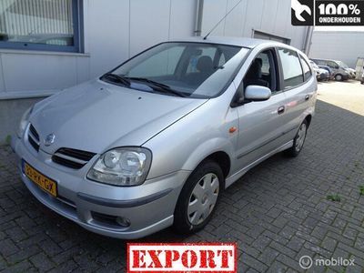 Nissan Almera Tino